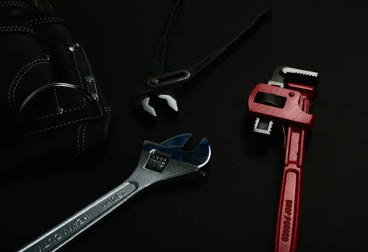Solar cable cutter and heat shrink connectors for PV installations